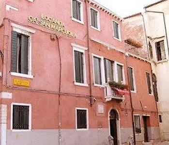 Guesthouse Ca' San Marcuola 1 Venice 2*,  Italy