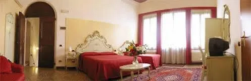 Guesthouse Ca' San Marcuola 1 Venice 2*,  Italy